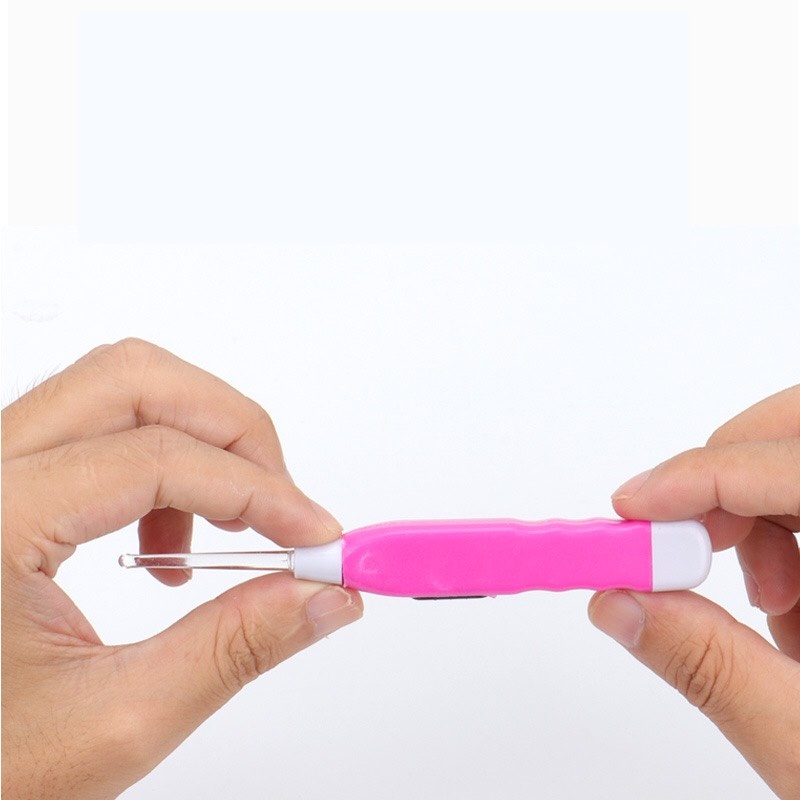 Dụng cụ lấy ráy tai có đèn cho bé