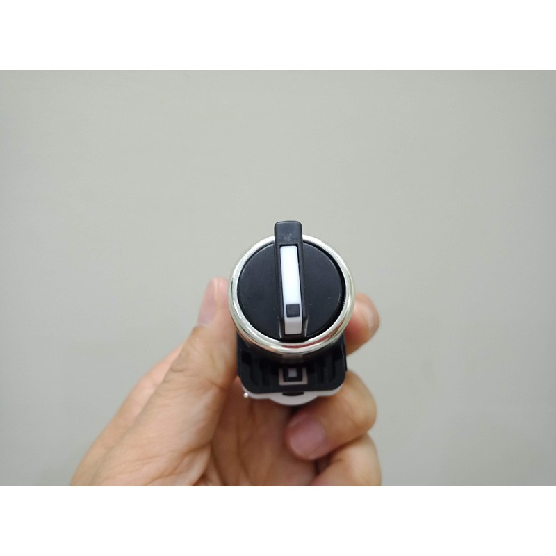 Công Tắc Xoay 2 Vị Trí 10A Phi 22mm - LA38.  Phụ kiện tủ điện