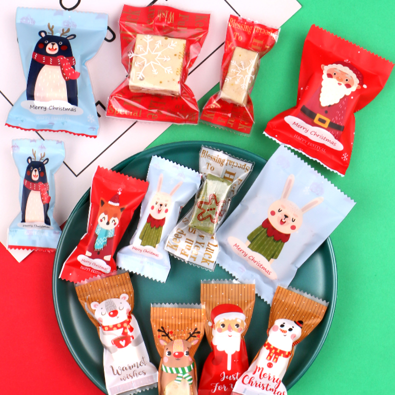 Túi giấy đựng bánh kẹo làm quà tặng phong cách Giáng sinh 2021