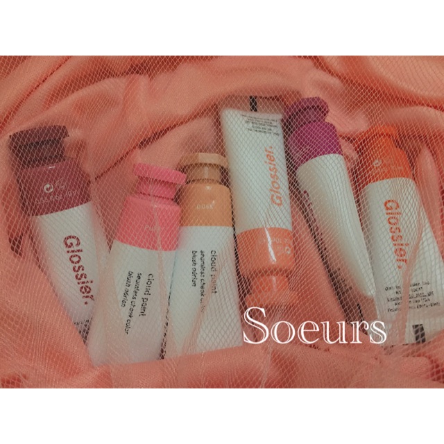 Má hồng Glossier Cloud paint