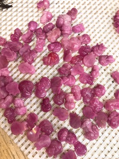 Vòng tết hồ ly ruby thiên nhiên