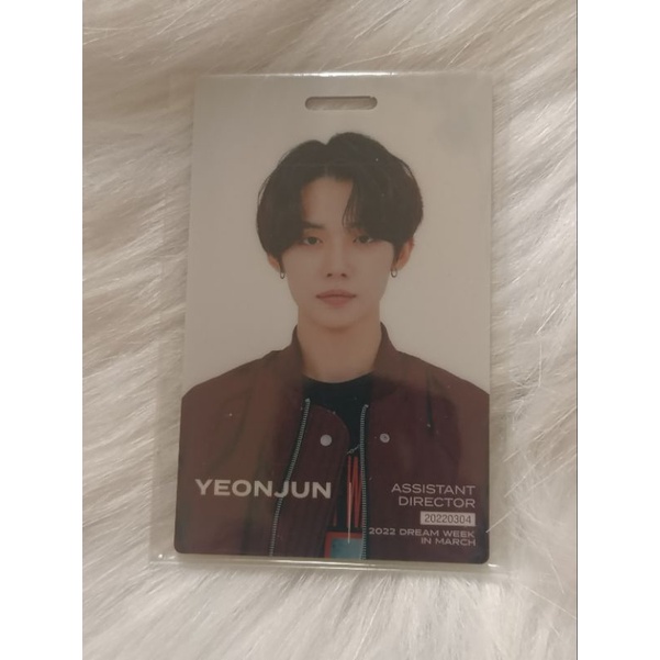 thẻ ảnh id nhân viên yeonjun merch nhóm nhạc txt official nguyên seal