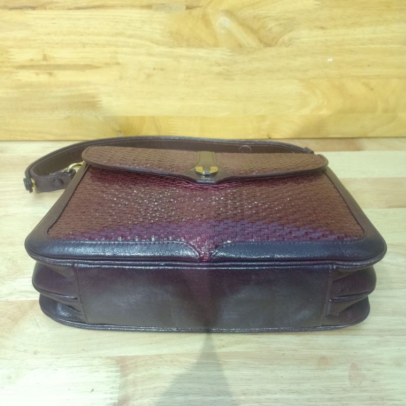 Túi đeo vai da thật secondhand  150313