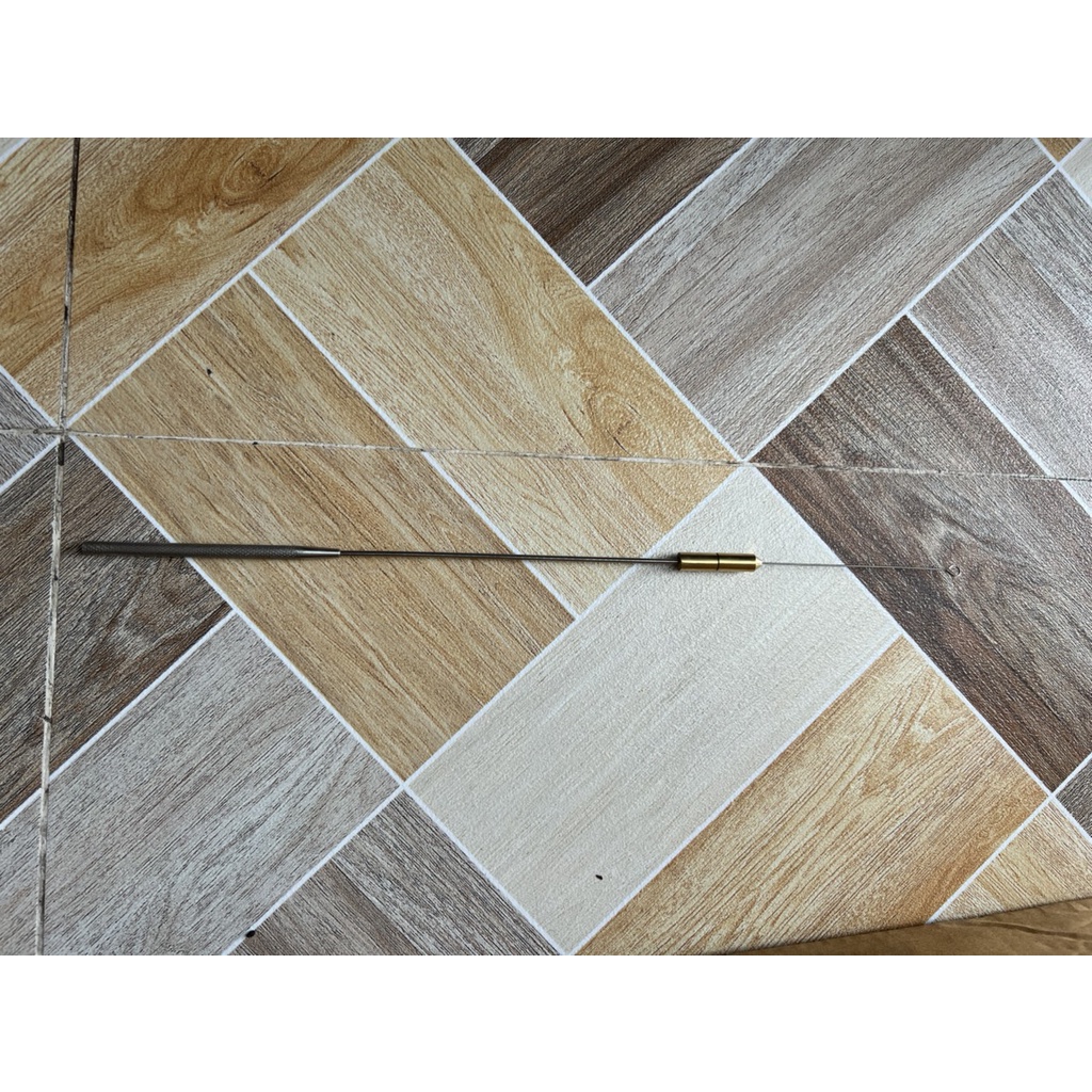 Que cấy đầu vòng inox Việt Nam