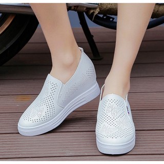 Giày slip on đế độn cắt lazer bướm