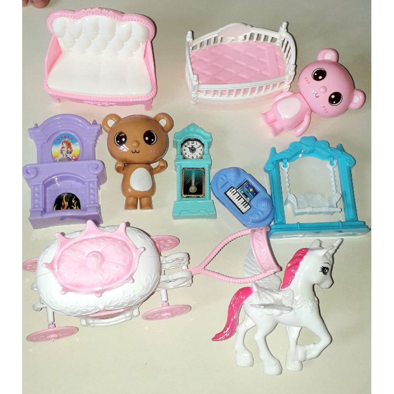 Sét Đồ chơi Nội thất và xe ngựa của công chúa Bạch Tuyết bằng nhựa rất đẹp