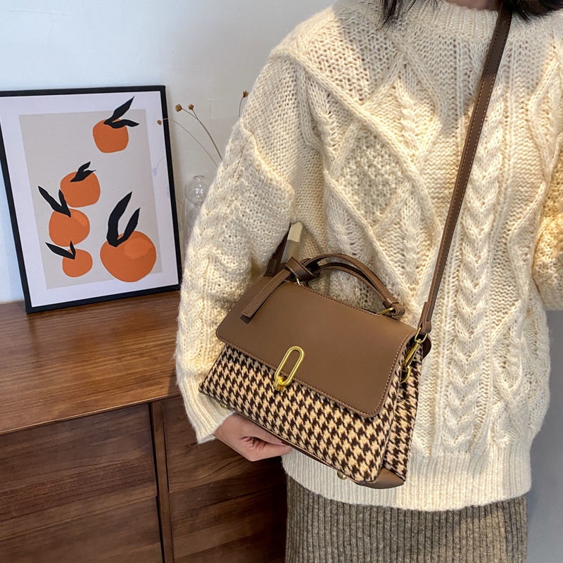 Túi đeo chéo kiểu vuông nhỏ phối xích thời trang phong cách xuân thu cho nữ