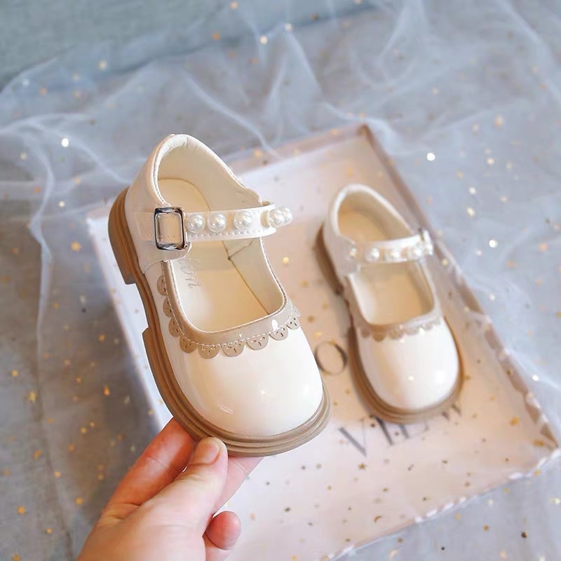 Giày búp bê da PU bóng bé gái- giày bệt có quai ngang đính ngọc viền ren xinh xắn cho bé (sz21-sz30) (đỏ,trắng,đen)M220