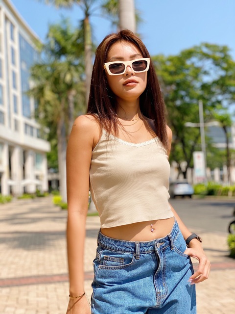 Áo croptop viền ren