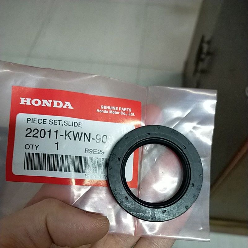 Phốt láp lớn Honda Vario/ Air Blade 125/Sh ý