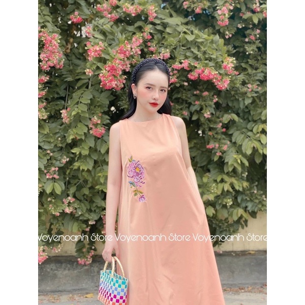 Váy lụa thêu hoa đủ màu