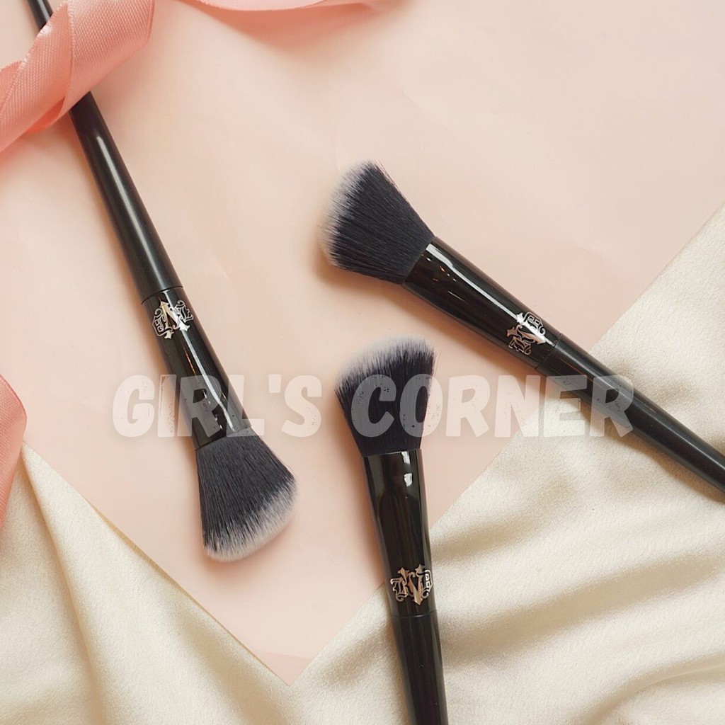 Cọ Tạo Khối Vát Xéo Kat Von D2