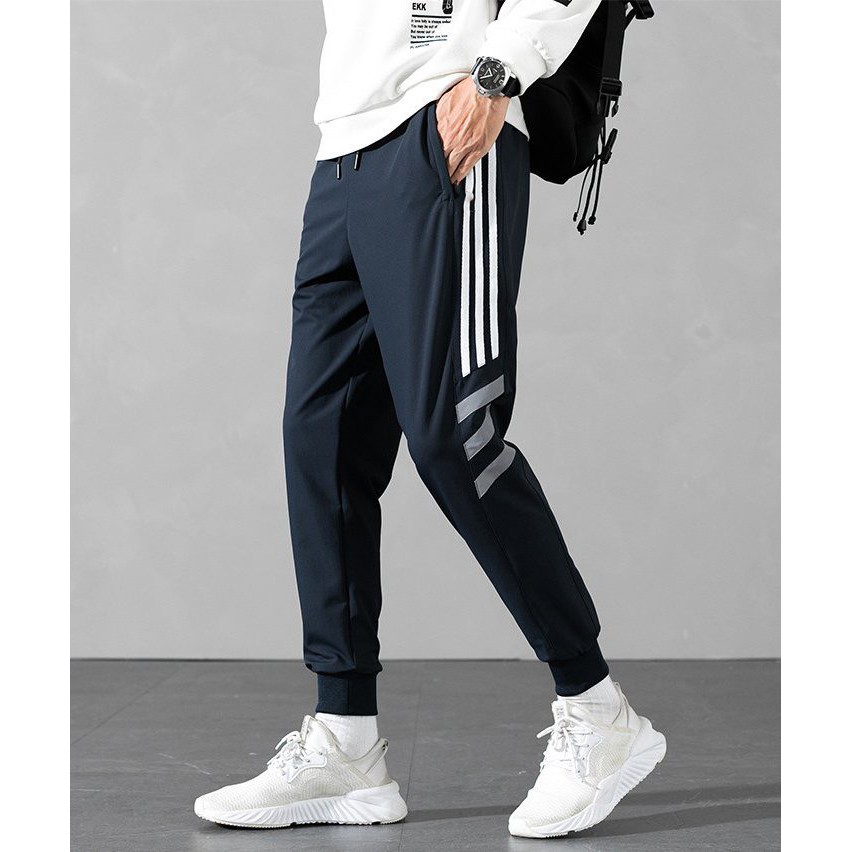 Quần Jogger Nam bo gấu phối sọc phong cách thể thao, chất liệu Polysiter dày đẹp | BigBuy360 - bigbuy360.vn