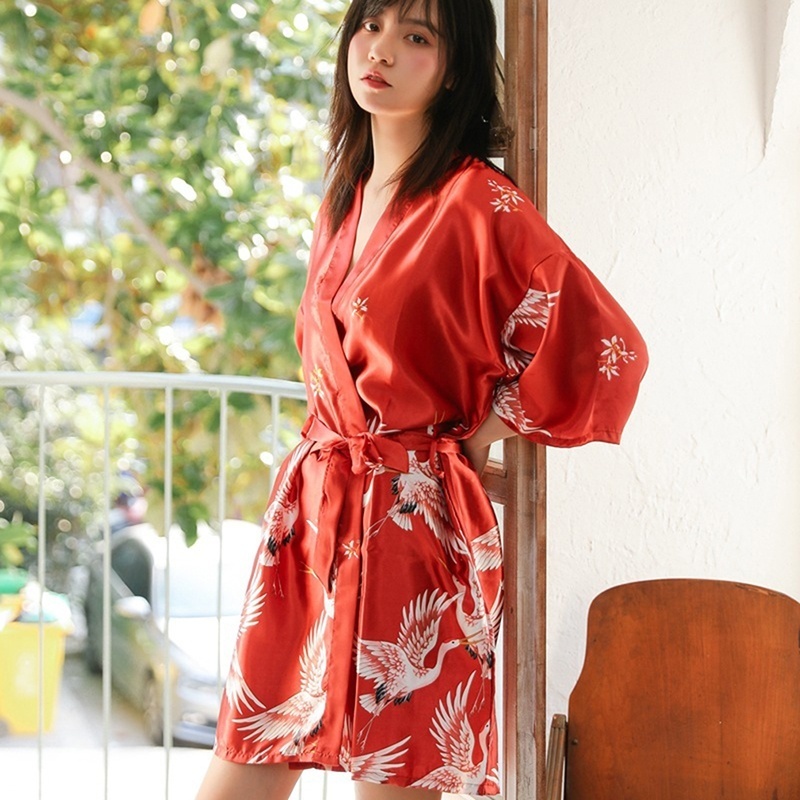Áo choàng tắm kiểu kimono thiết kế quyến rũ cho phù dâu
 | WebRaoVat - webraovat.net.vn