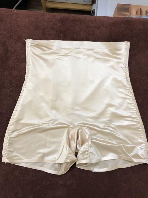 Quần gen nịt bụng đùi sa tin ,đốt cháy mỡ thừa giảm ngay 5_10 cm sau khi sử dụng