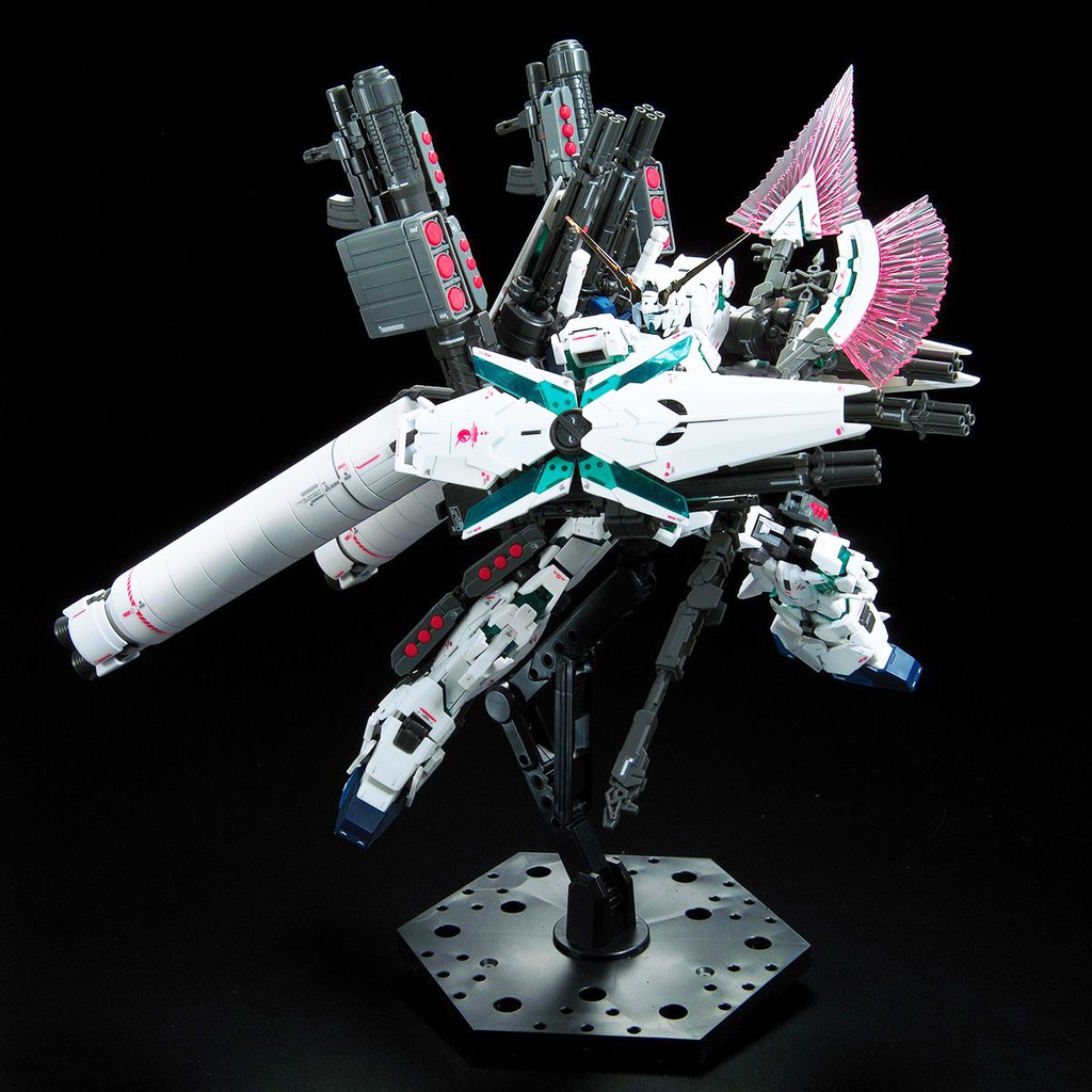 Mô Hình Gundam Bandai RG 30 Full Armor Unicorn Gundam 1/144 MS Gundam UC