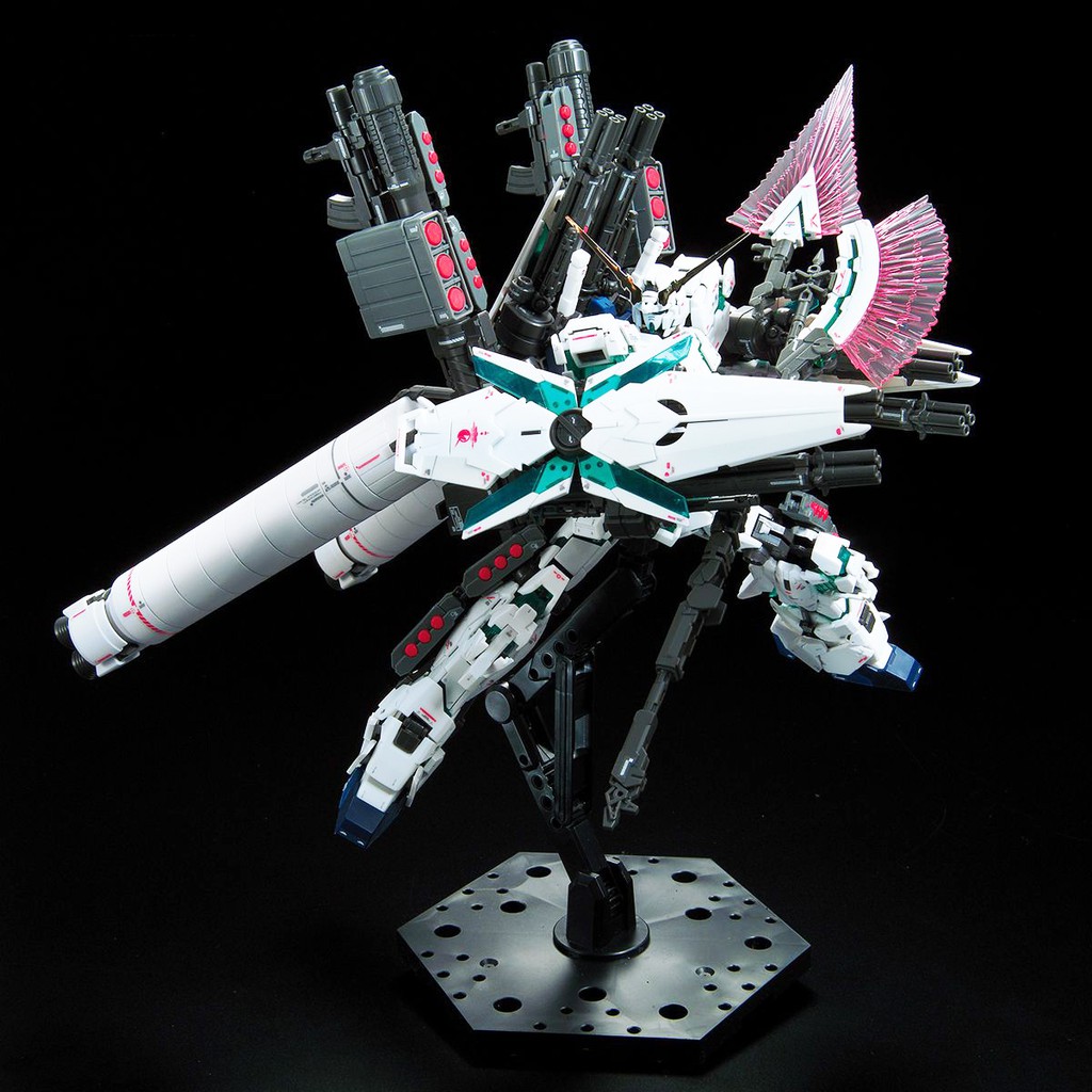 Mô Hình Gundam Bandai RG 30 Full Armor Unicorn [GDB] [BRG]