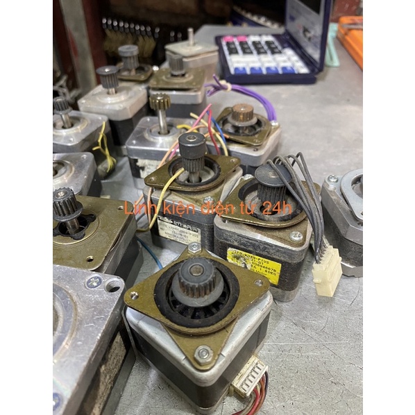 Động cơ bước size 42 17HS4401