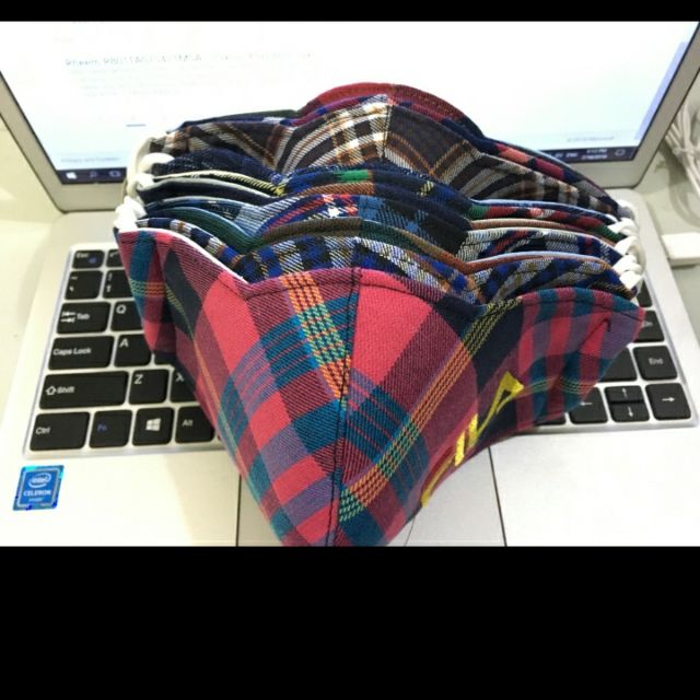 10 Khẩu trang kẻ nam nữ