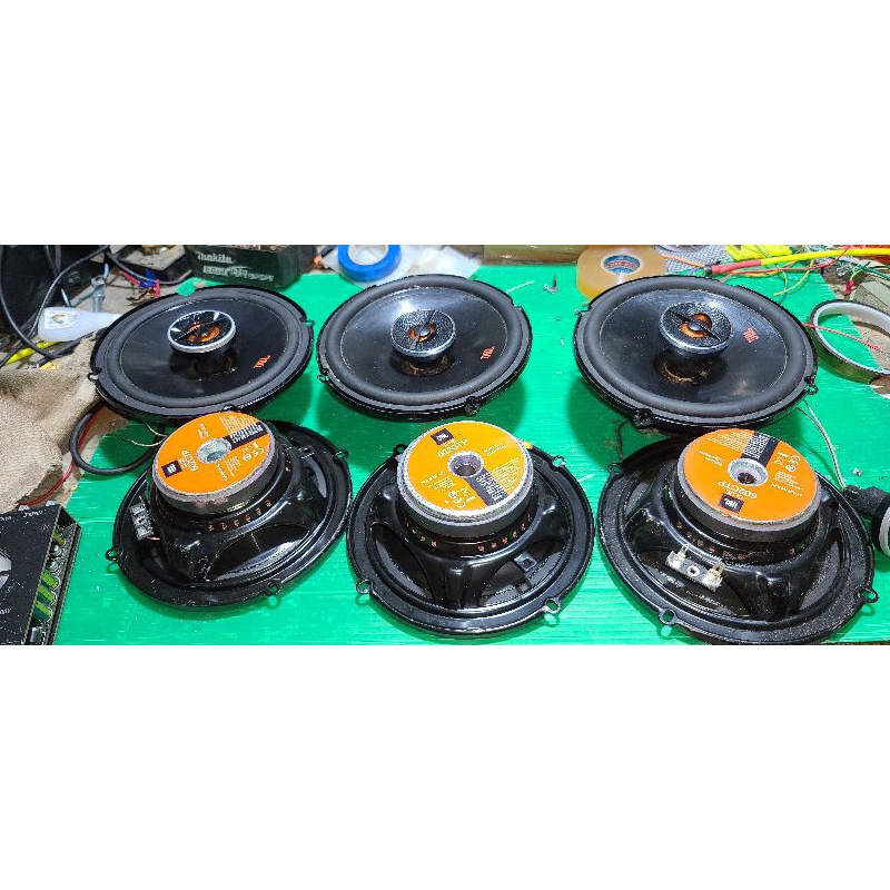 1 cái loa jbl bass 16 340k hàng bãi