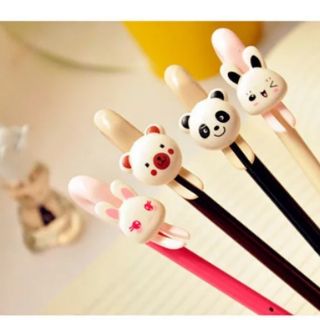 Bút nước mực đen hình gấu