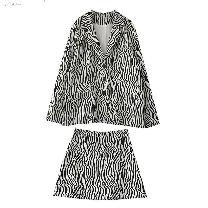 Bộ áo khoác blazer + chân váy họa tiết ngựa vằn gợi cảm thời trang mùa xuân thiết kế mới  | BigBuy360 - bigbuy360.vn