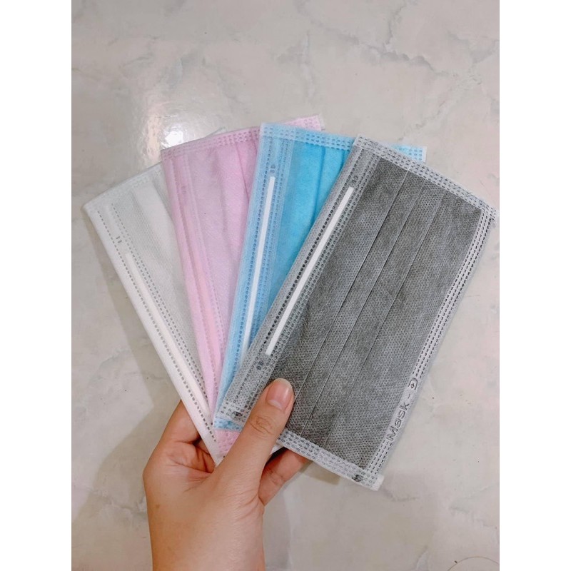 Hộp 50 cái khẩu trang y tế 4 lớp chuẩn hiệu MASK-D
