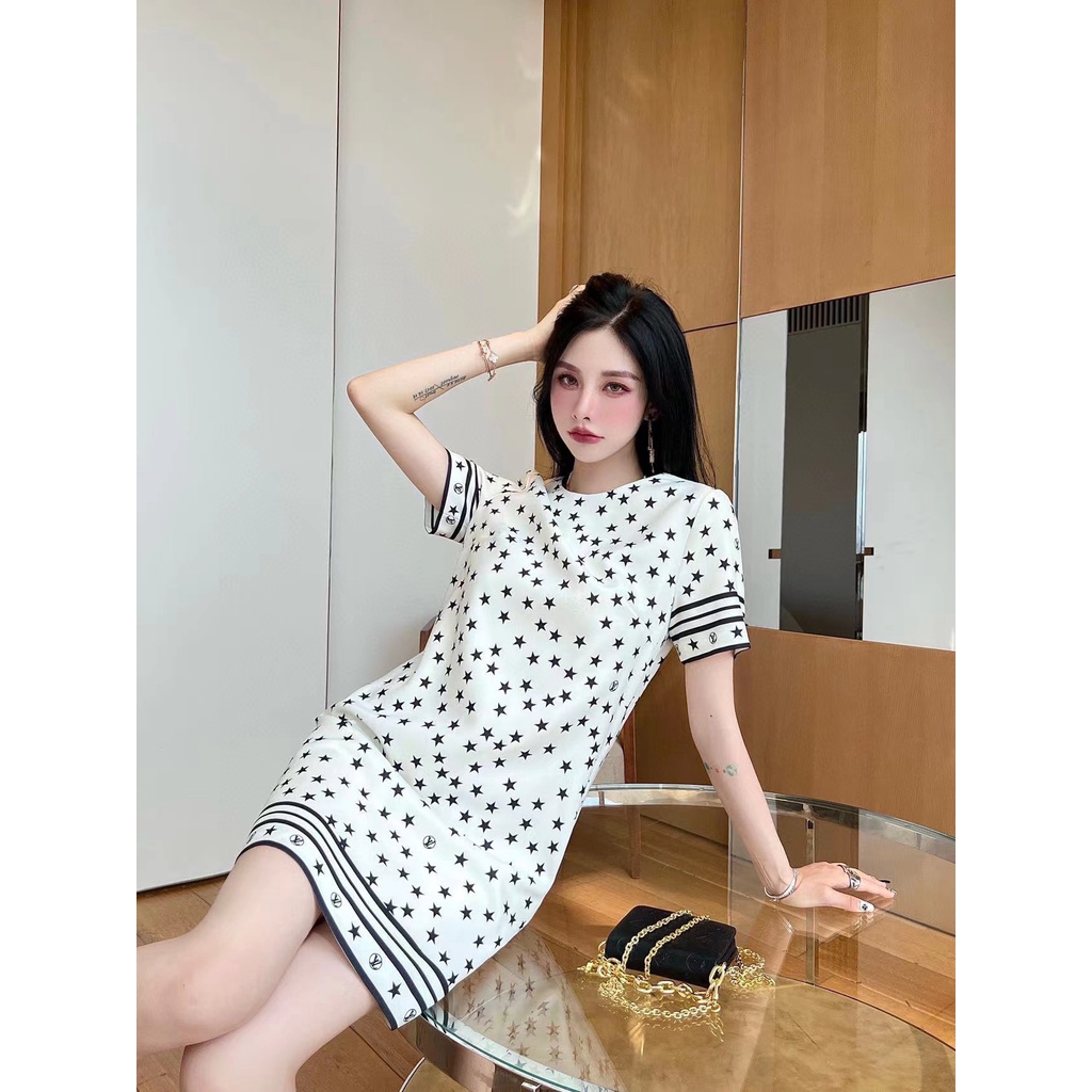 Váy xuông in hình ngôi sao nữ thời trang cao cấp Louis Vuitton LV