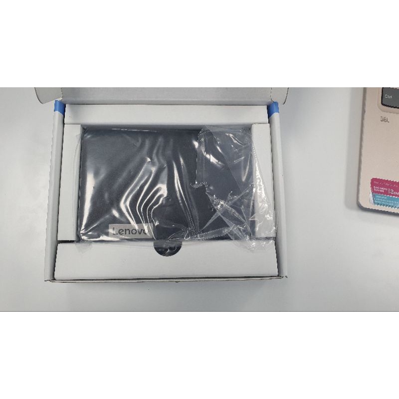 Pin dự phòng Lenovo USB-C Laptop Power Bank 14000 mAh - 48Wh, Nhỏ gọn, dung lượng cao, sạc nhanh.