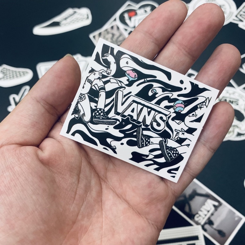 Sticker tem Vans trắng đen mẫu HOT hình dán cute trang trí nón - mũ bảo hiểm, điện thoại, laptop, ván trượt