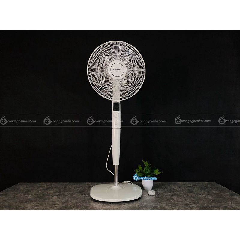 Quạt điện Toshiba F-LSD30VN 9 cánh 26 tốc độ gió - Hàng chính hãng - Mới 100% - Bảo hành 12 tháng