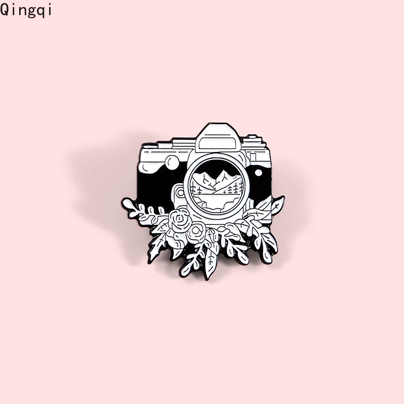 Ghim cài áo Miss Zoe trang trí hình máy ảnh hợp thời trang