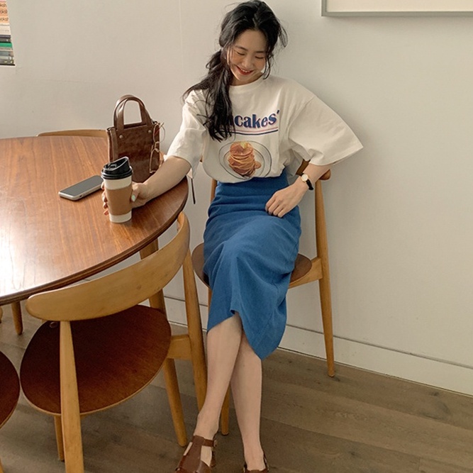 Áo thun tay ngắn cổ tròn họa tiết in chữ/ Chân váy lưng cao thời trang cho nữ 43420 (có bán lẻ)