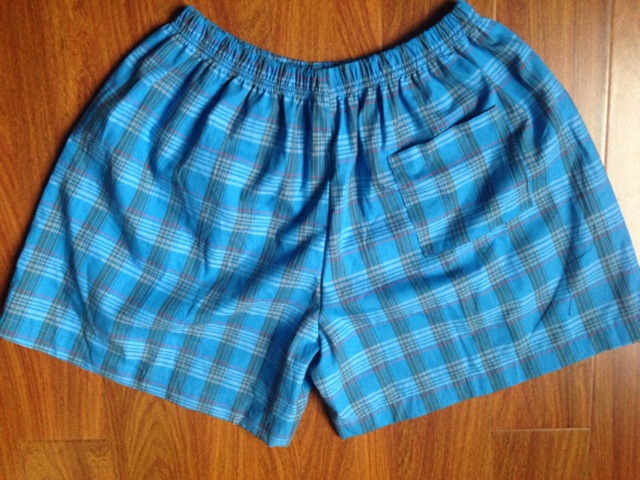 Quần đùi kẻ karo