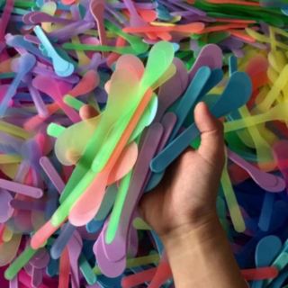 Combo 200 que trộn mặt nạ, trộn kem body, trộn tắm trắng (loại tốt)