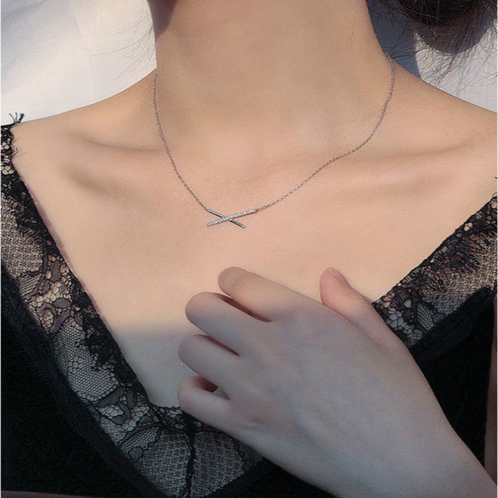 Dây Chuyền Sợi Nhiễn Mặt Chữ X Đính Đá - Vani Store [TS000567]