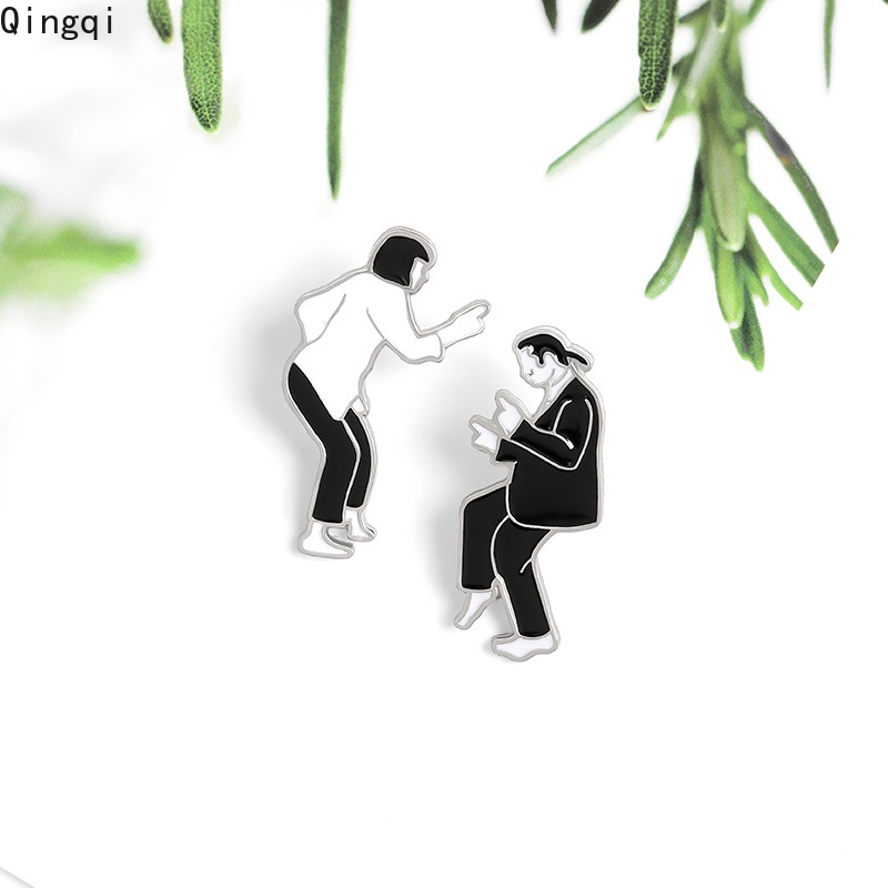 Ghim cài áo Miss Zoe hình vũ công múa quay phim