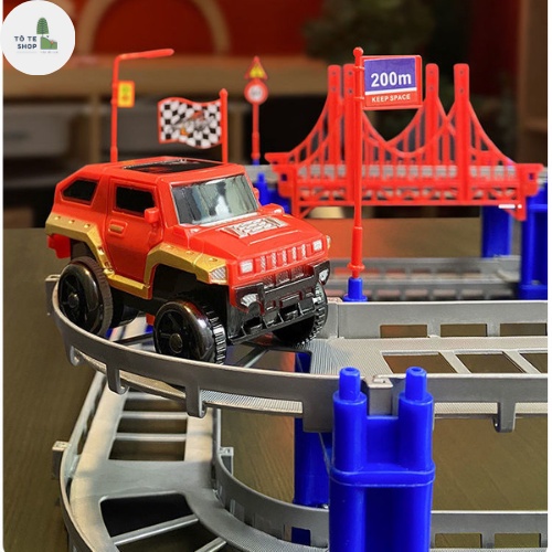 Bộ lắp ráp đường ray ô tô đồ chơi, gồm 88 chi tiết cho bé thảo sức sáng tạo.Lắp ghép đường ray xe địa hình