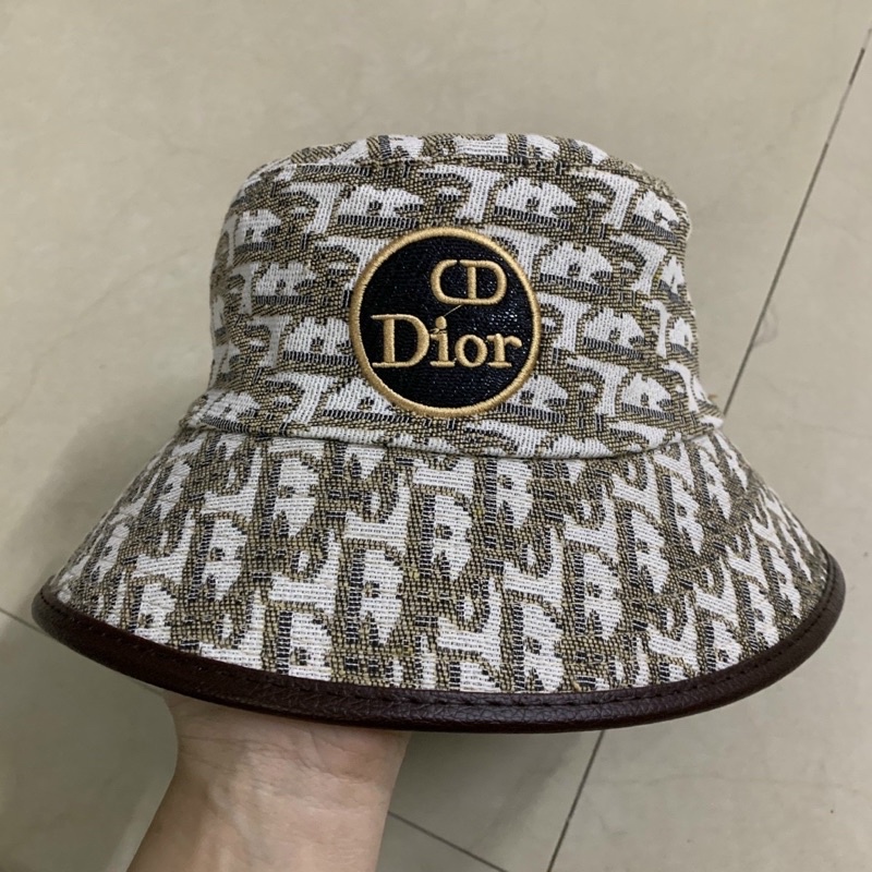 Nón bucket nam nữ, nón vành di logo da tròn thêu chữ C D phong cách