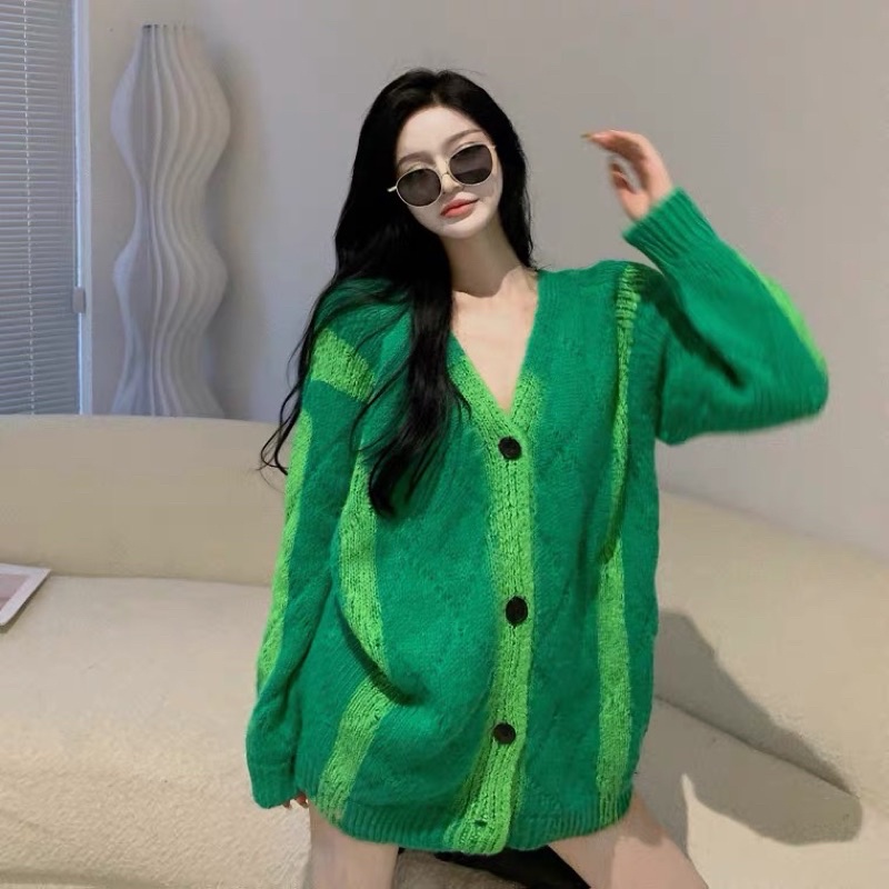 Áo len dài xanh lá