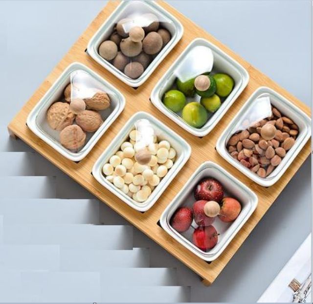 KHAY SỨ TRẮNG ĐẾ TRE ĐỰNG MỨT