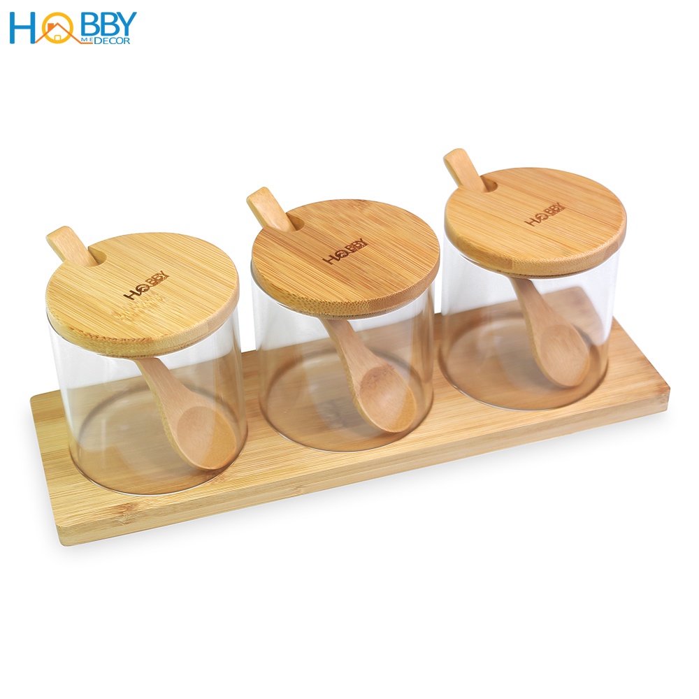 Sét 3 lọ gia vị thủy tinh Hobby Home Decor HGVTD kèm khay - có nắp đậy và muỗng - gỗ tre cao cấp | BigBuy360 - bigbuy360.vn