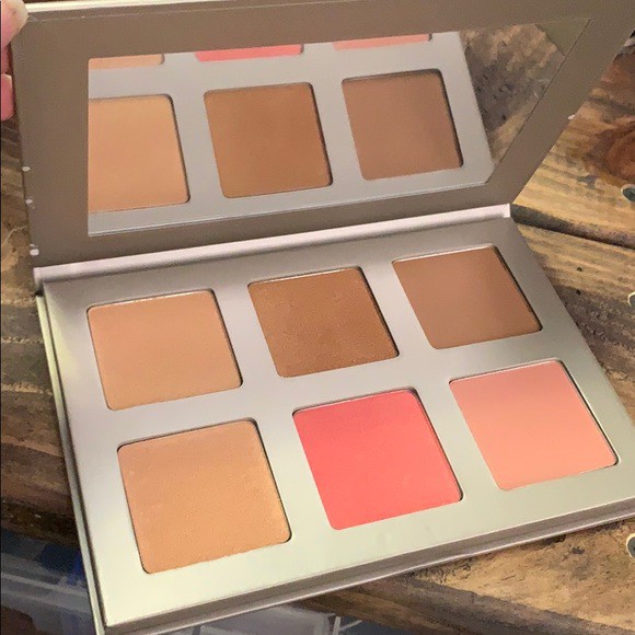 Bảng tạo khối highlight má hồng ICONIC London Blaze Chaser Face Palette