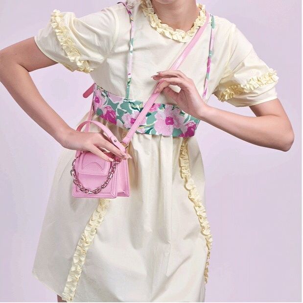 Túi Xách Đeo Vai Hình Vuông Cỡ Nhỏ Vân Da Cá Sấu Phối Dây Xích Thời Trang 2022 Cho Bạn Gái