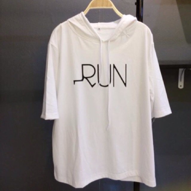 Áo thun tay lỡ nón Run