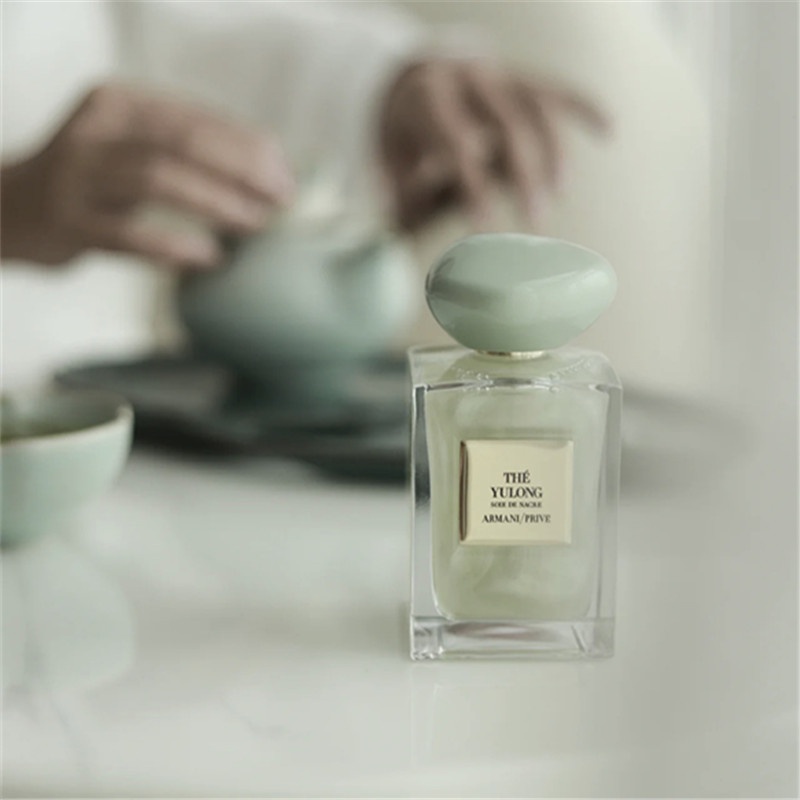 Nước hoa cao cấp Armani GIORGIO có kim tuyến chảy ma thuật