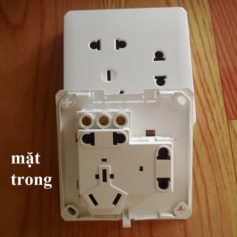 Ổ Điện 3 LỖ ghim ốp Nổi Tường 250V 10A Loại tốt - N7