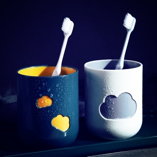 Cốc nước hình đám mây