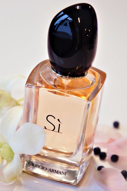 -𝑺𝒄𝒆𝒏𝒕𝒔𝒂𝒊𝒈𝒐𝒏- Nước hoa nữ Giorgio Armani Sì EDP