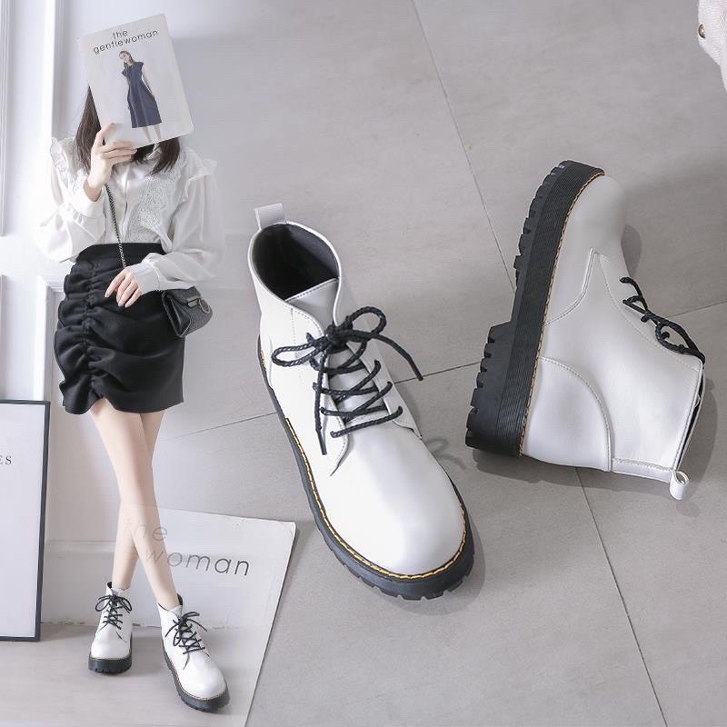 bốt thời trang nữ đẹp buộc dây màu đen/trắng cá tính đơn giản đế bằng đẹp mới xinh thời trang năng động | BigBuy360 - bigbuy360.vn